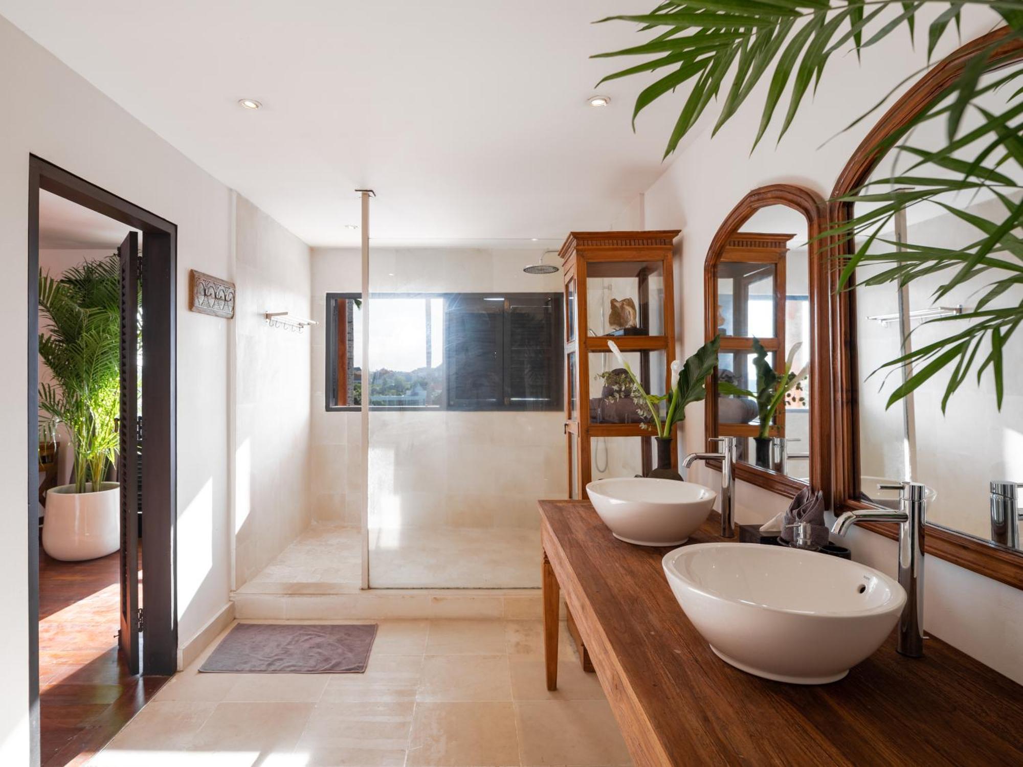 Villa 6br Allegria - Cook, Lap Pool, Bbq,near & Finns Canggu (Bali)